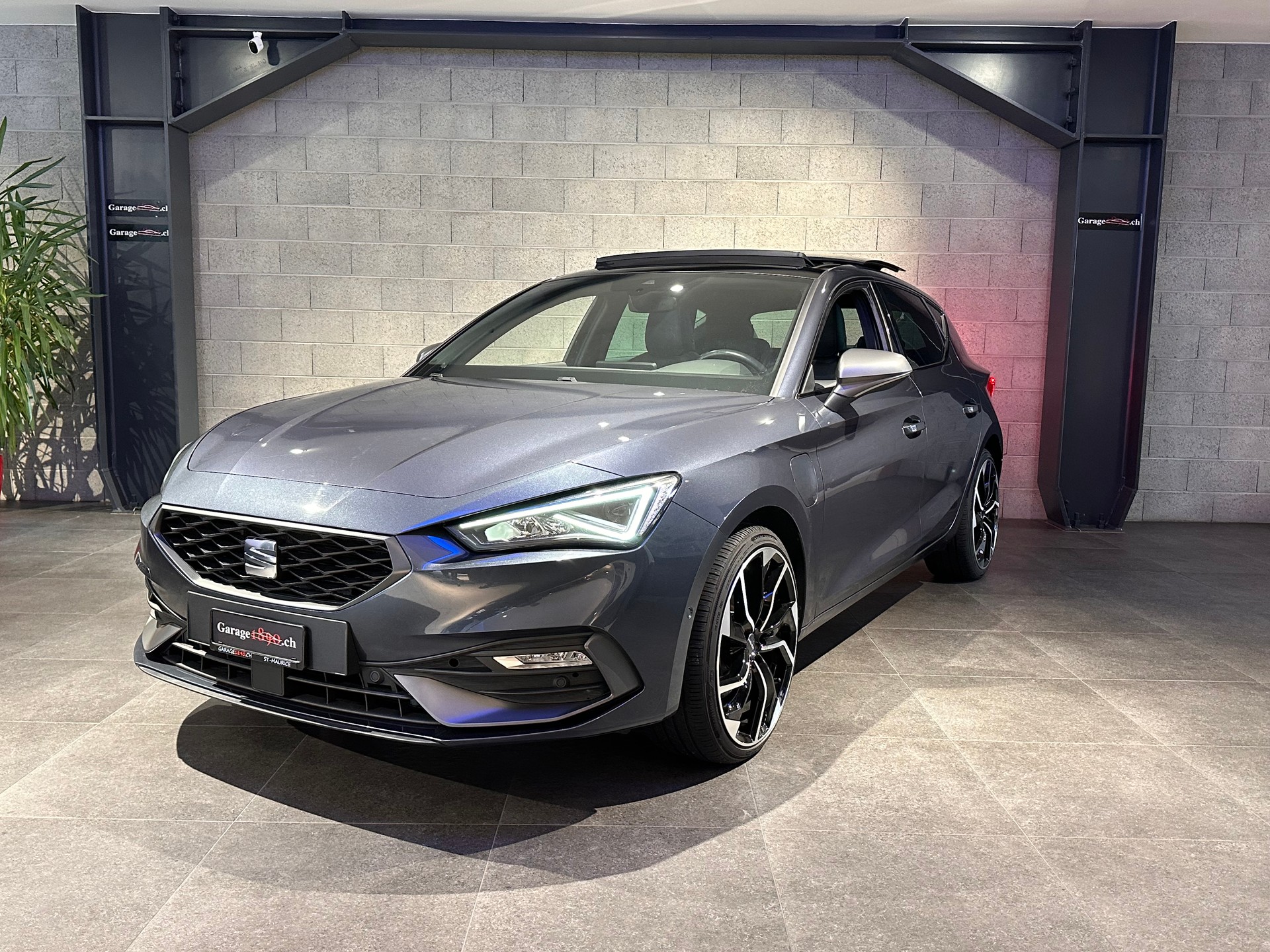SEAT Leon 1.4 eHybrid Hola FR-image-1