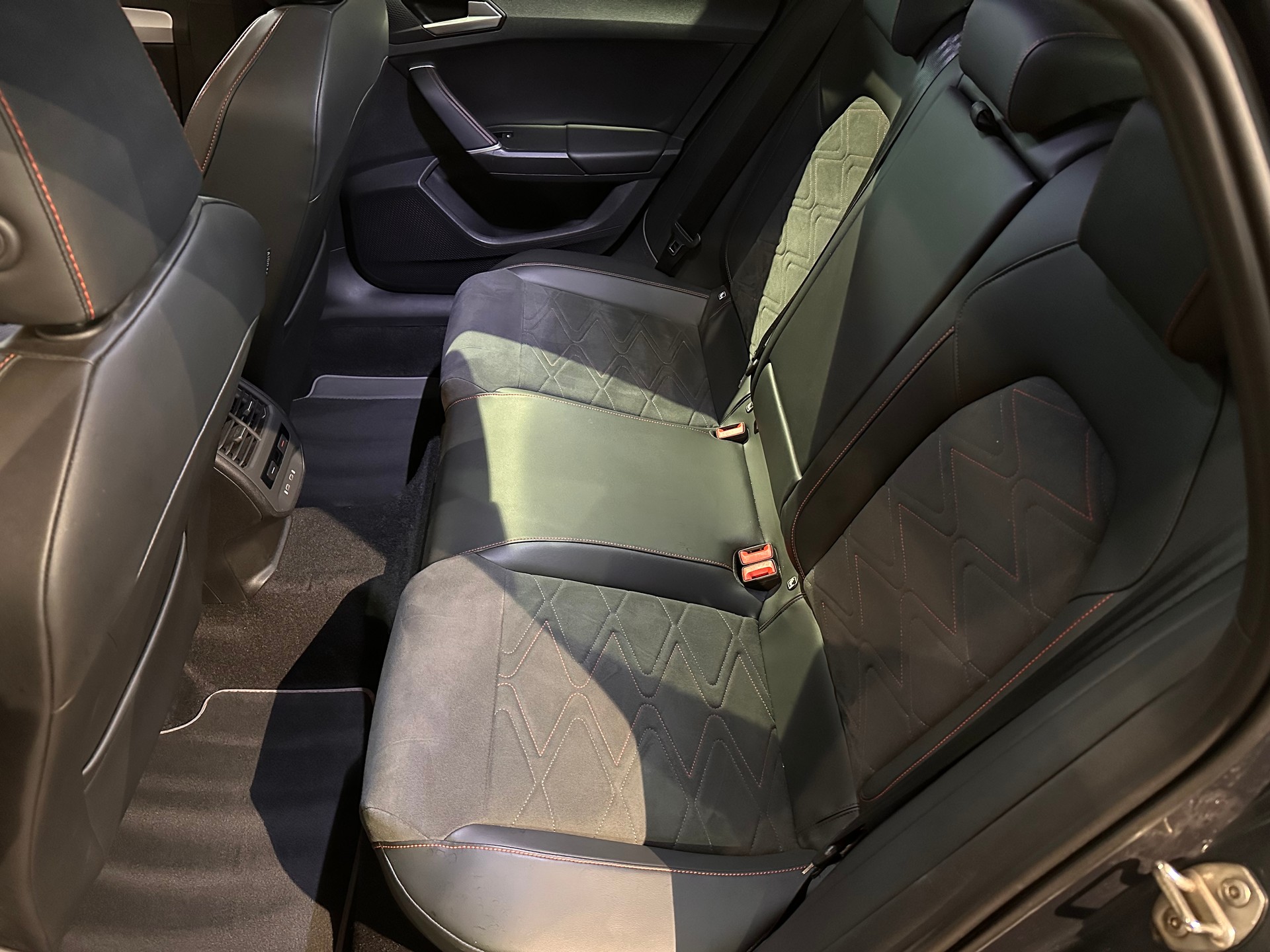 SEAT Leon 1.4 eHybrid Hola FR-image-12