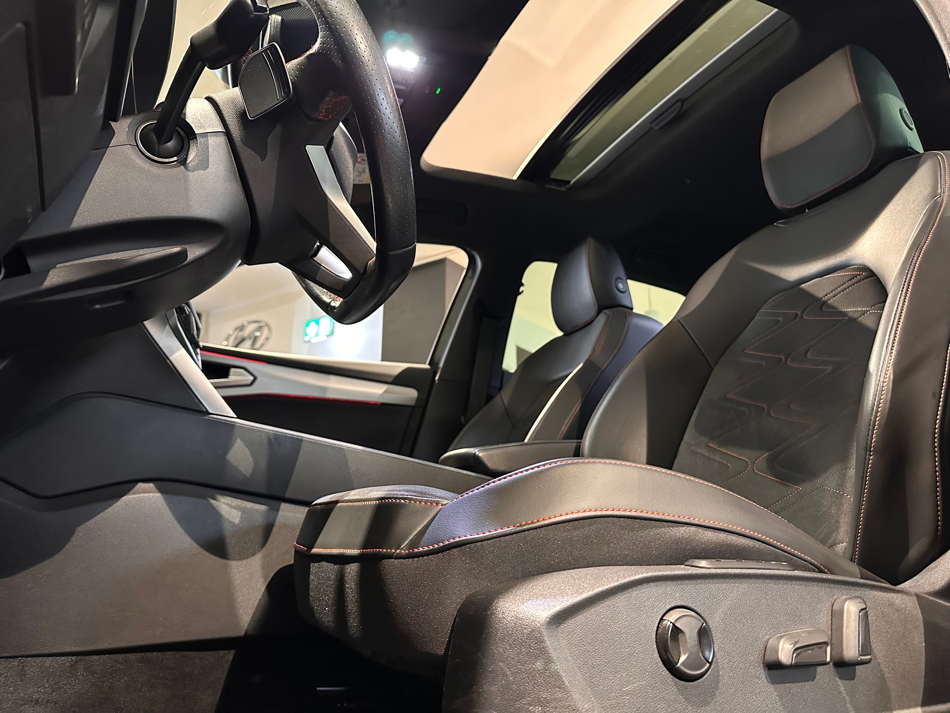 SEAT Leon 1.4 eHybrid Hola FR-image-9