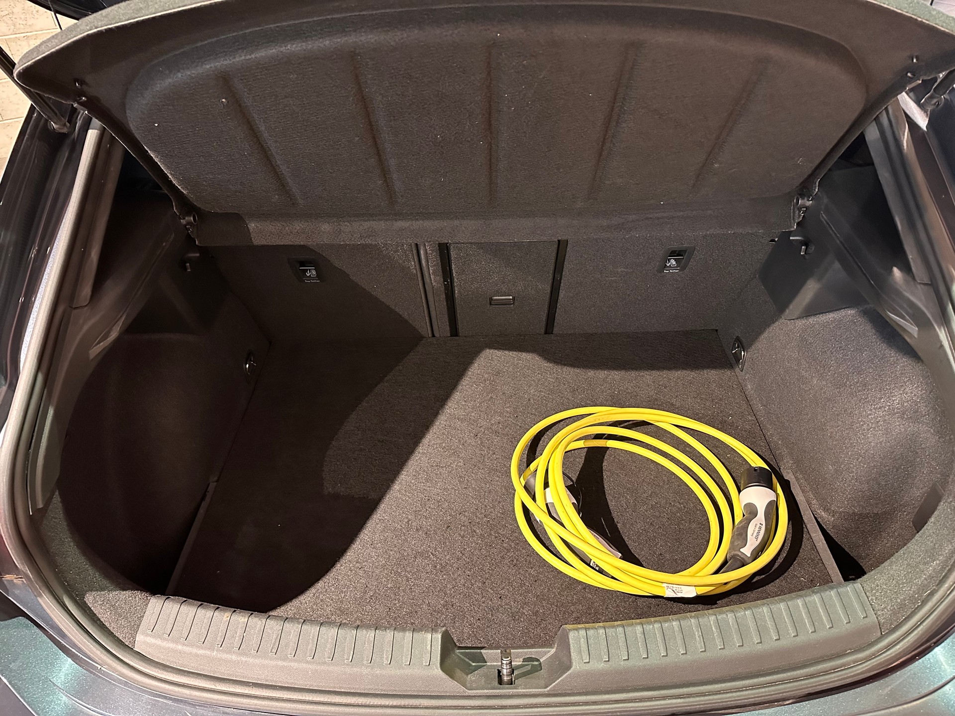 SEAT Leon 1.4 eHybrid Hola FR-image-13