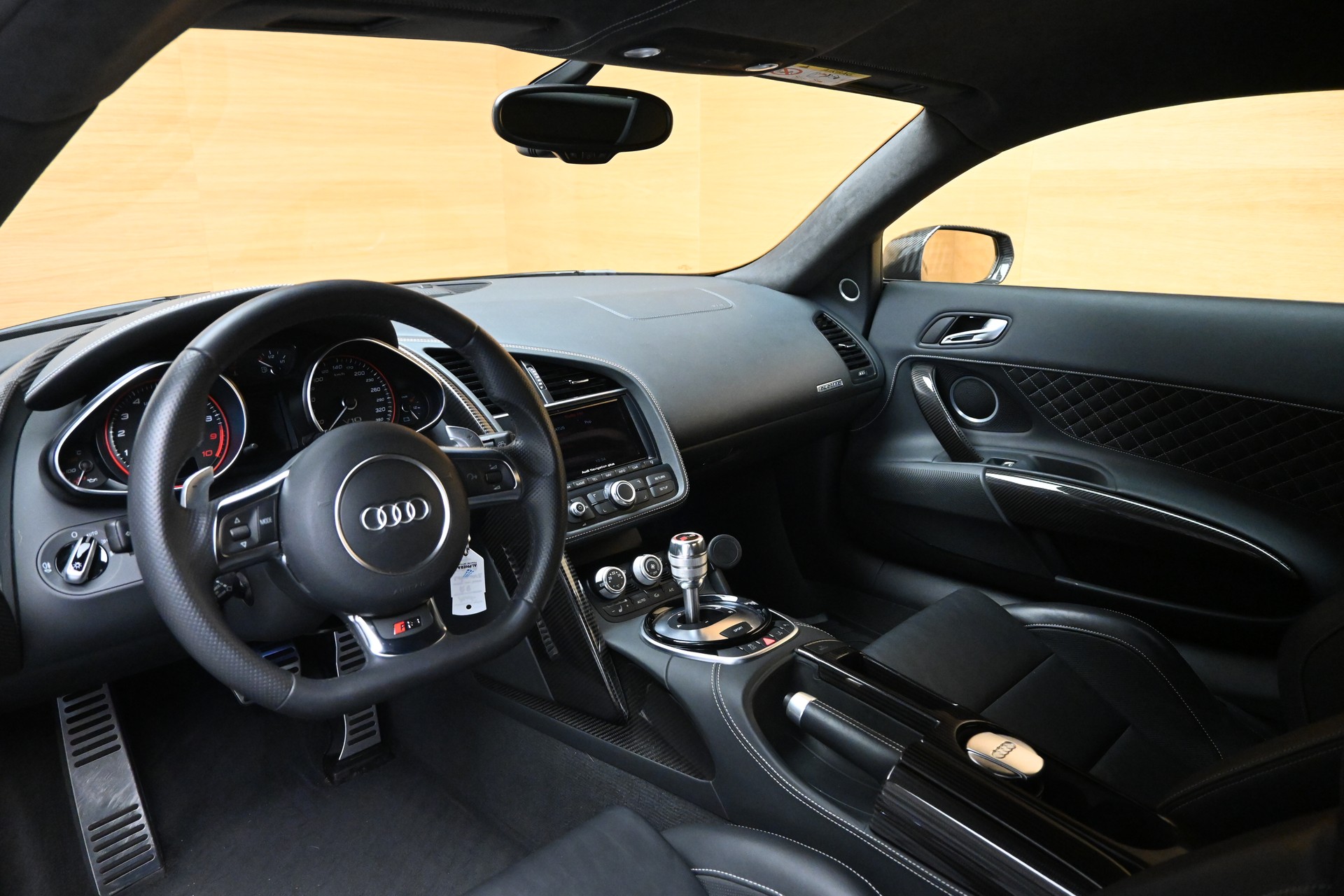 AUDI 5.2 FSI V10 plus quattro S-Tr-image-4