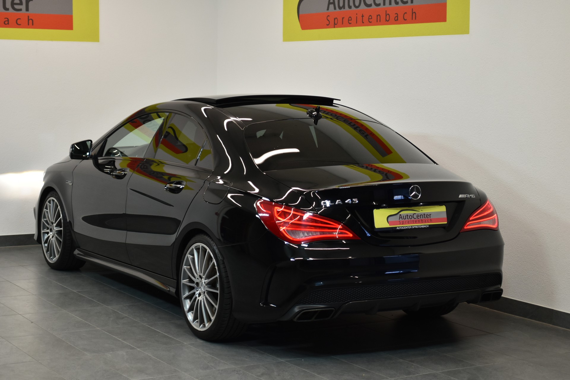 MERCEDES-BENZ CLA 45 AMG 4Matic Speedshift-image-10