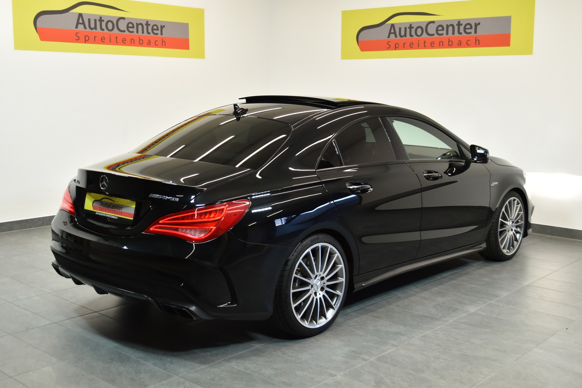 MERCEDES-BENZ CLA 45 AMG 4Matic Speedshift-image-12