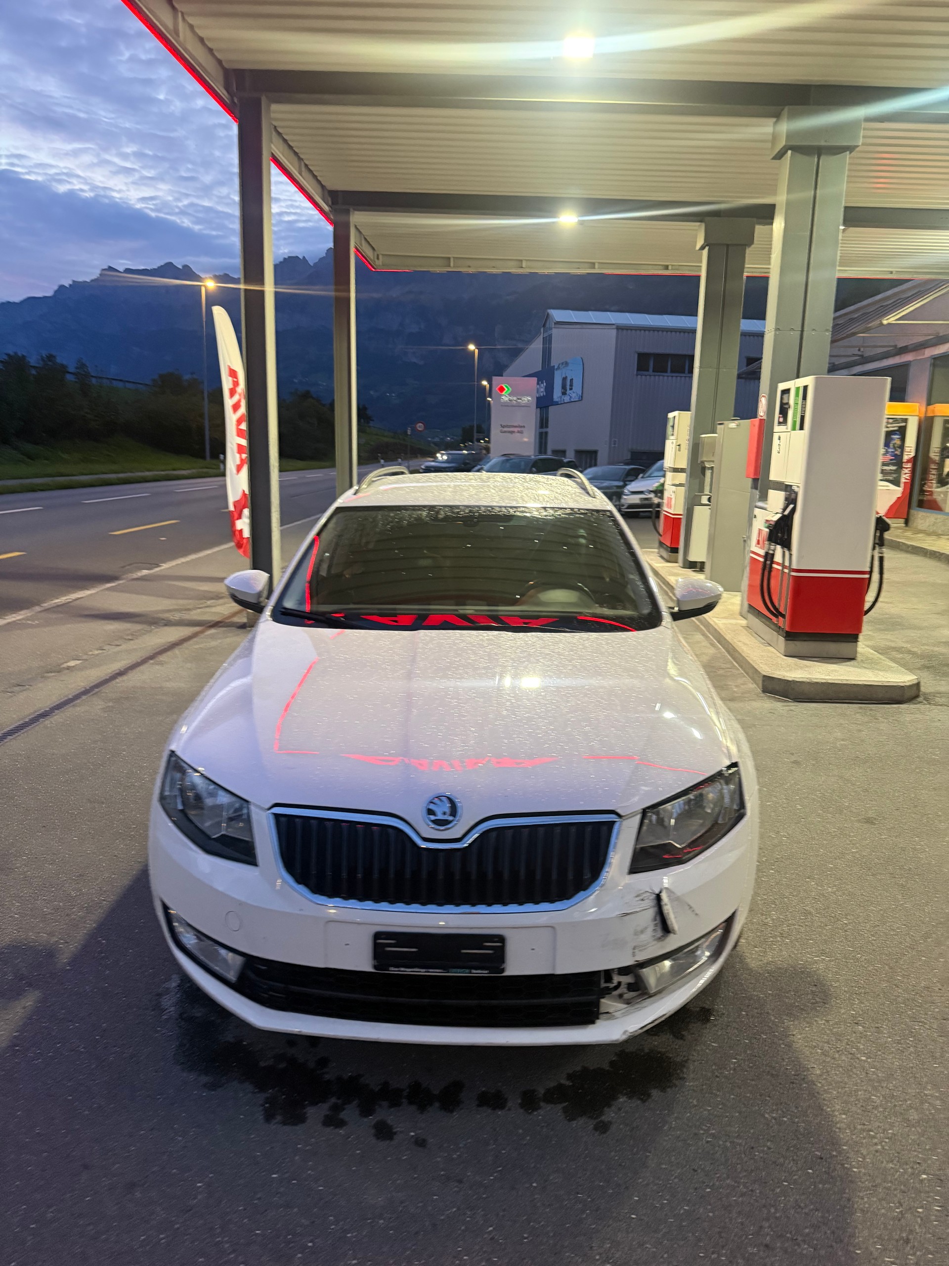 SKODA Octavia Combi 2.0 TDI Ambition DSG-showroom-element-2