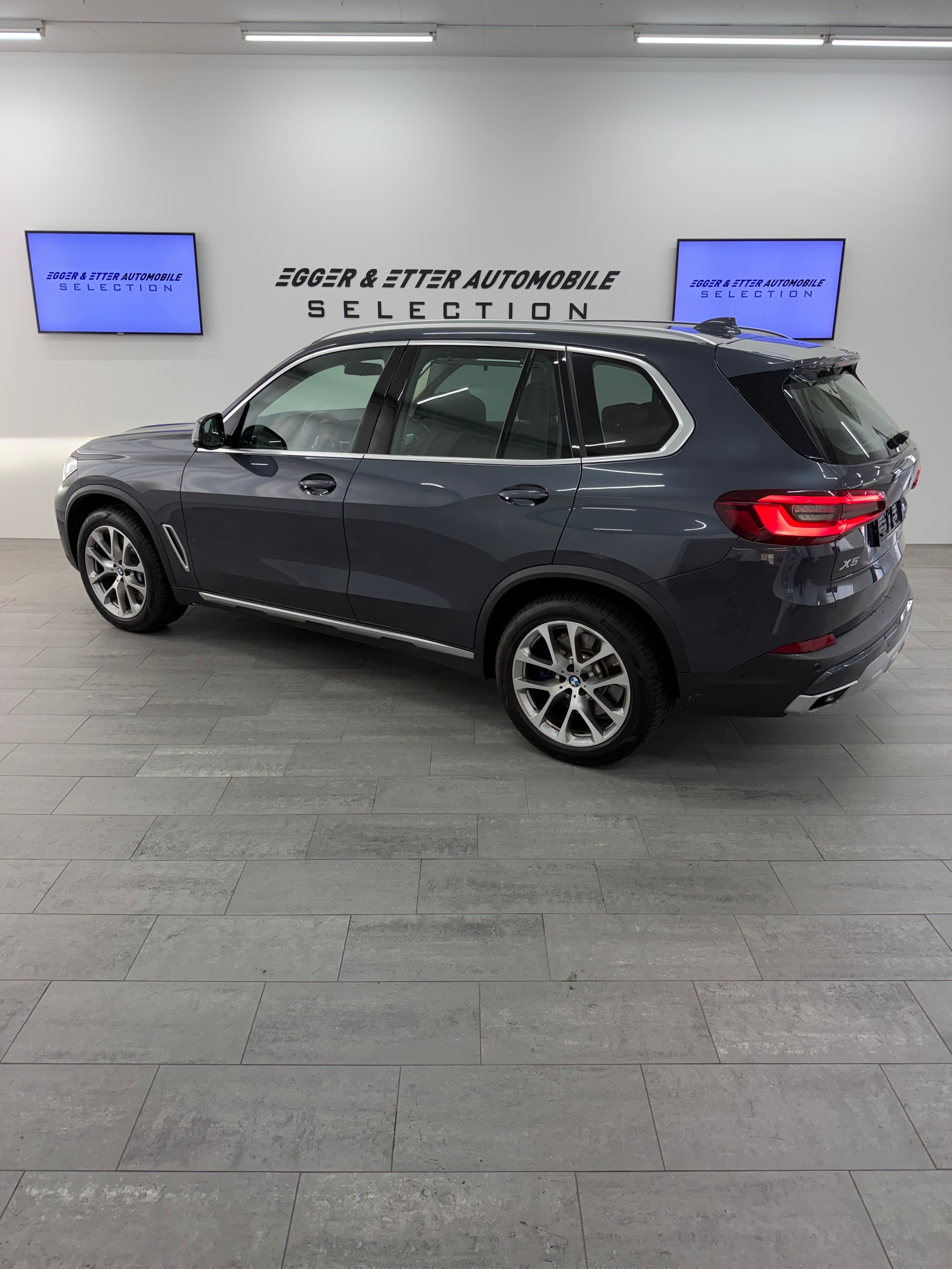 BMW X5-image-6