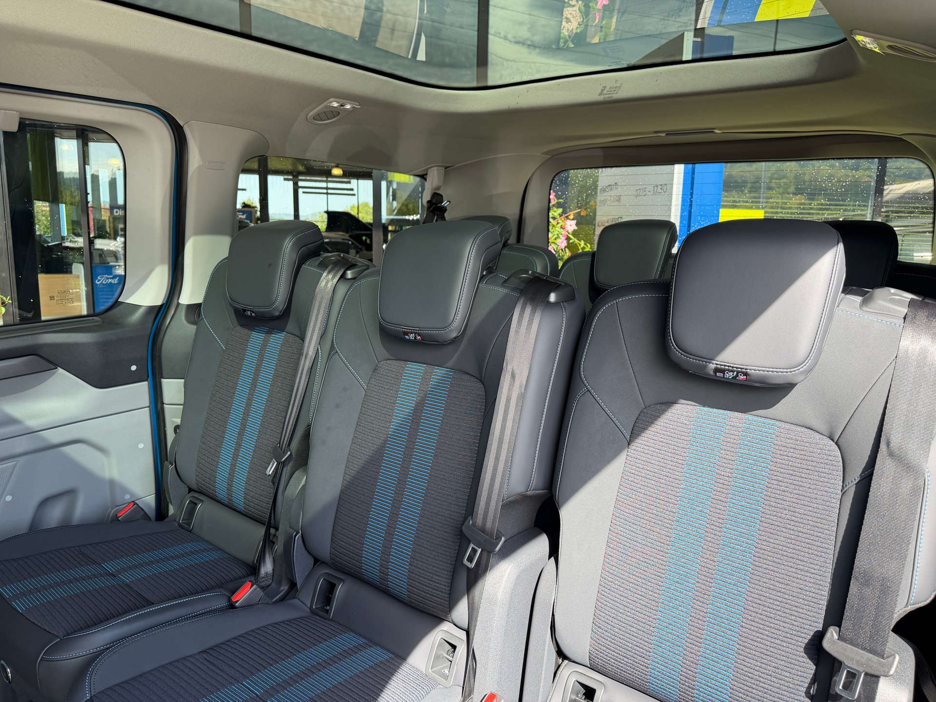 FORD Tourneo Bus 340 L1H1 PHEV Sport-image-6