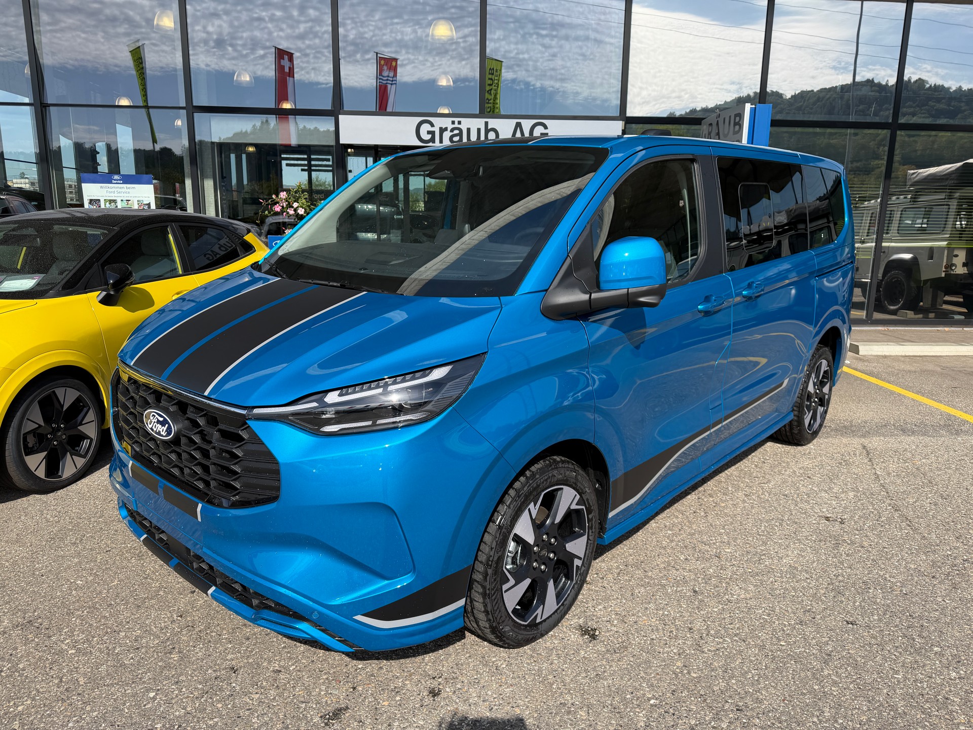 FORD Tourneo Bus 340 L1H1 PHEV Sport-showroom-element-2