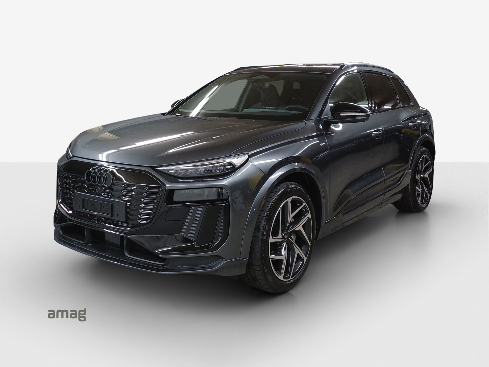 AUDI Q6 e-tron quattro