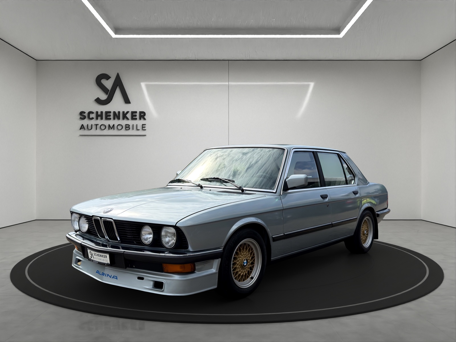 BMW BMW 520i E28-showroom-element-1