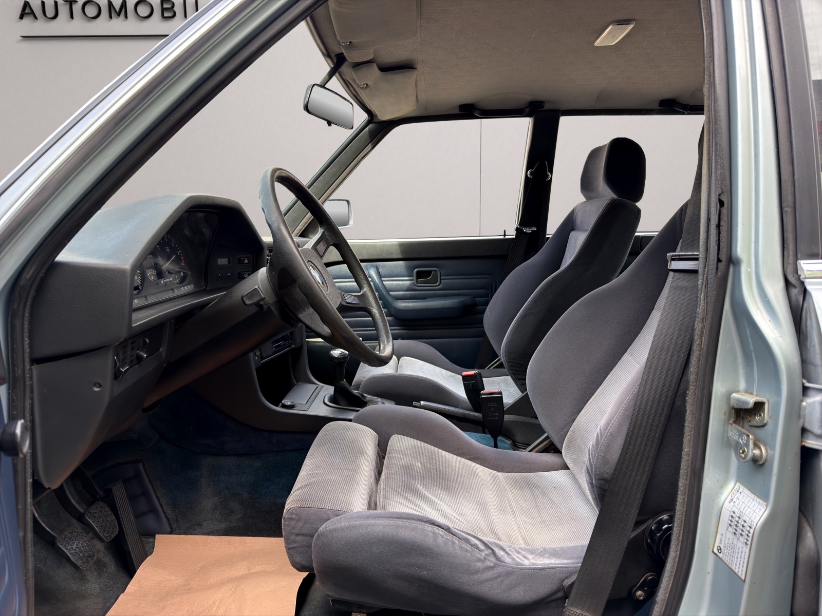BMW BMW 520i E28-image-14