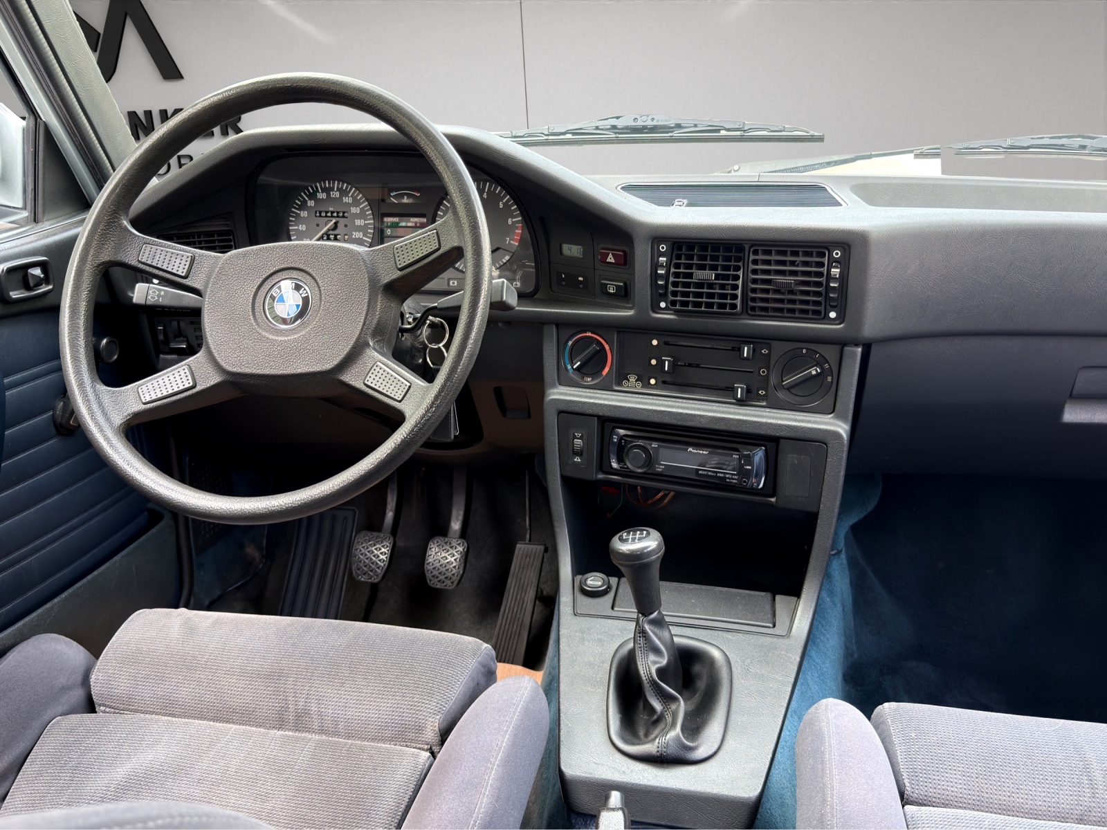 BMW BMW 520i E28-image-10