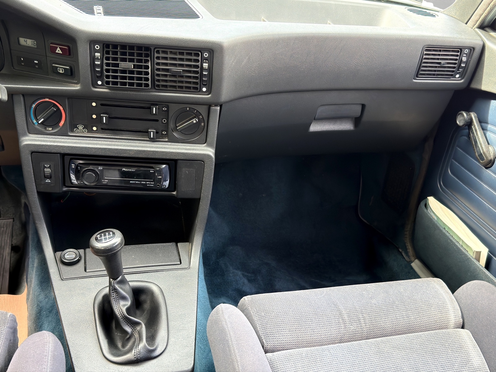 BMW BMW 520i E28-image-11