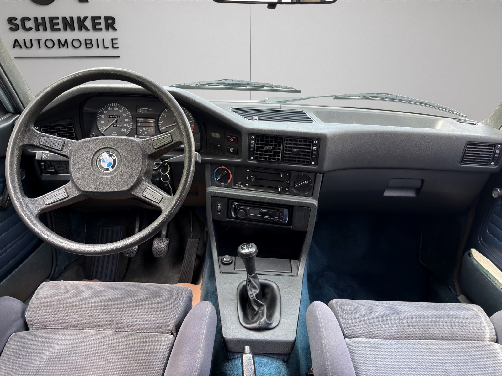 BMW BMW 520i E28-image-9