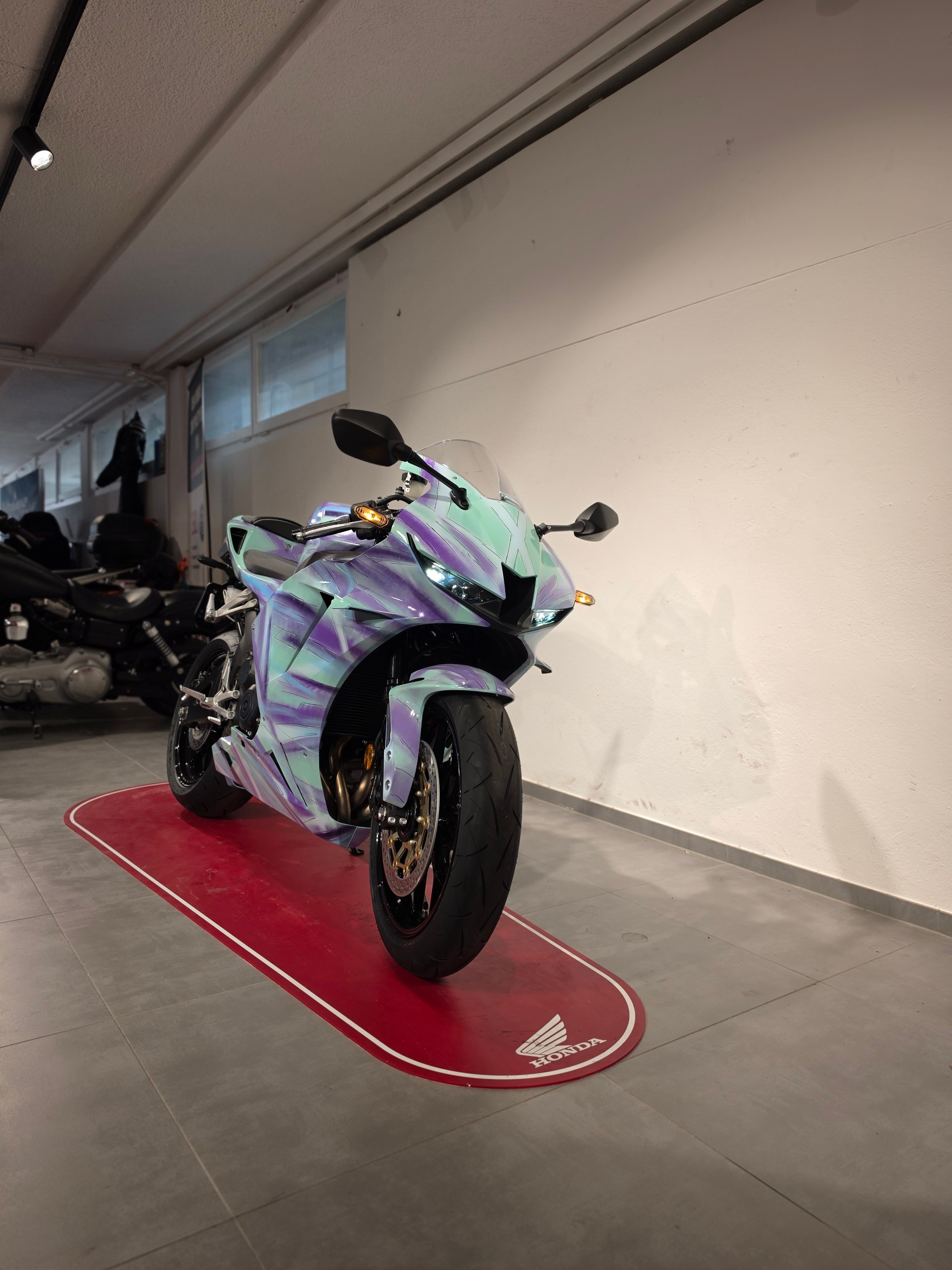 HONDA CBR 600 RR-image-1