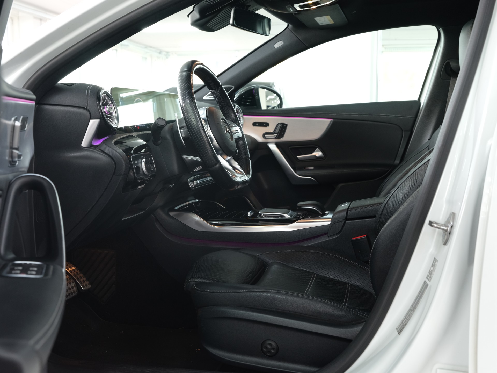 MERCEDES-BENZ A 45 S AMG 4Matic+ Edition 1 Speedshift *AMG Performance* *360 Kamera* *Panorama*-image-16