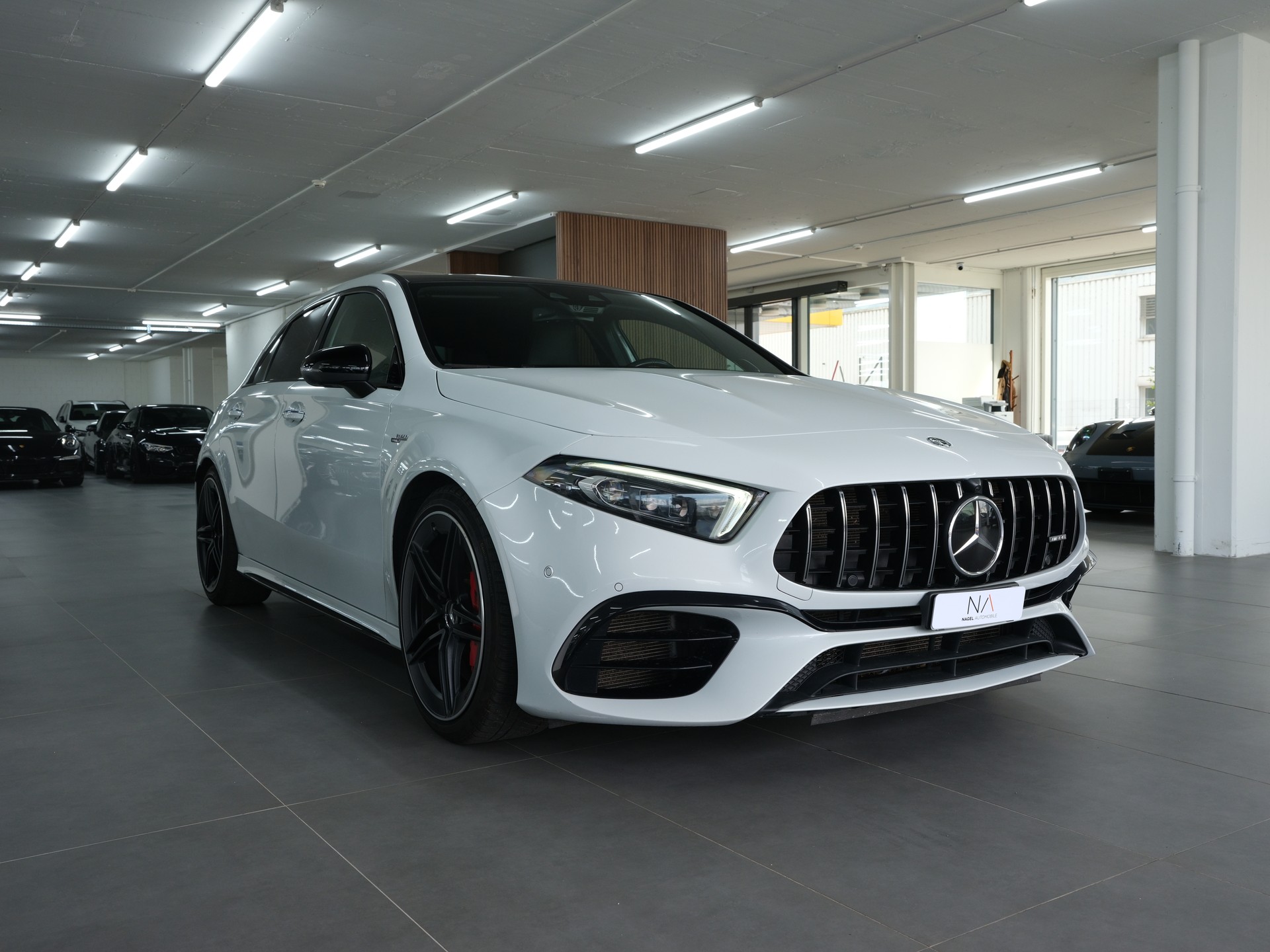 MERCEDES-BENZ A 45 S AMG 4Matic+ Edition 1 Speedshift *AMG Performance* *360 Kamera* *Panorama*-showroom-element-2