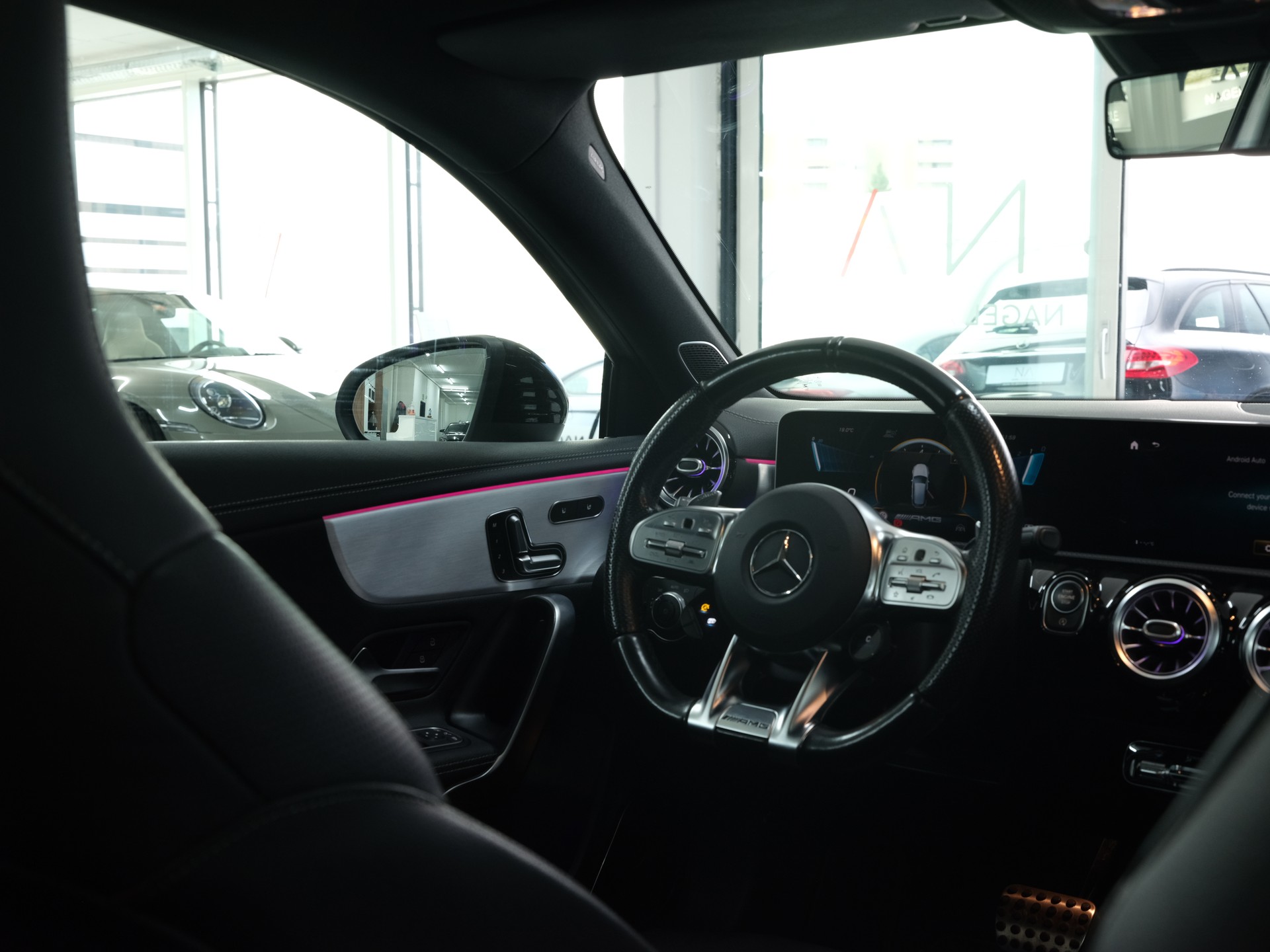 MERCEDES-BENZ A 45 S AMG 4Matic+ Edition 1 Speedshift *AMG Performance* *360 Kamera* *Panorama*-image-31