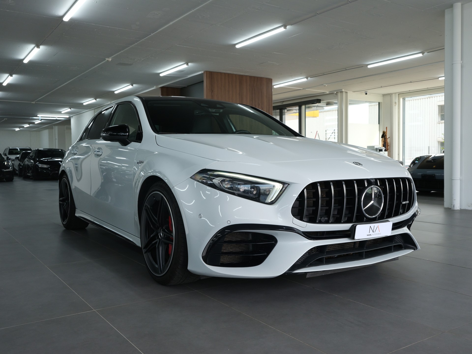 MERCEDES-BENZ A 45 S AMG 4Matic+ Edition 1 Speedshift *AMG Performance* *360 Kamera* *Panorama*-showroom-element-1