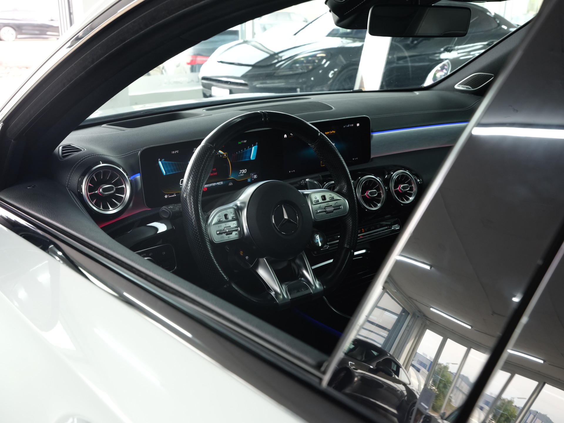 MERCEDES-BENZ A 45 S AMG 4Matic+ Edition 1 Speedshift *AMG Performance* *360 Kamera* *Panorama*-image-19