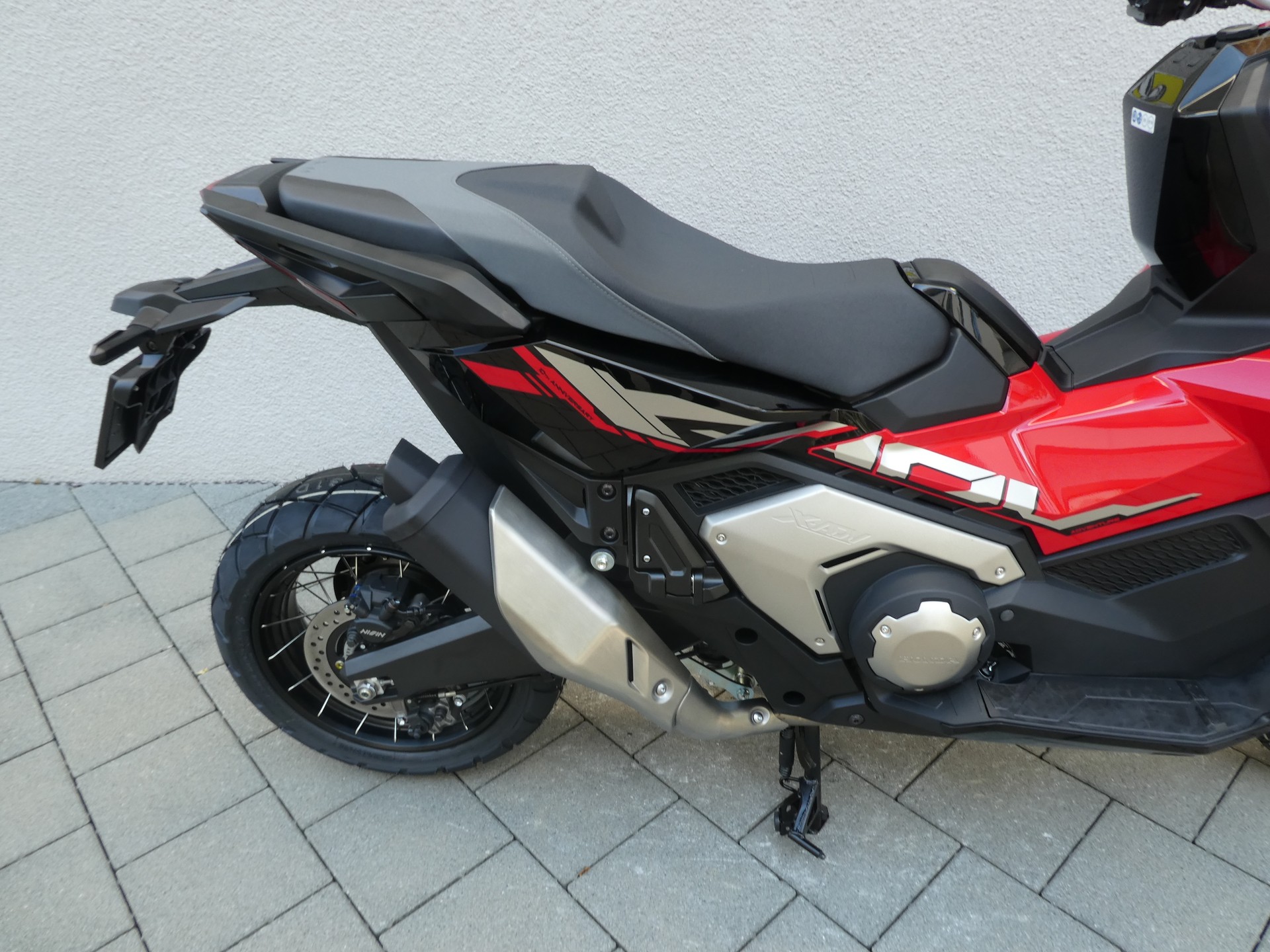 HONDA X-ADV 750-image-4