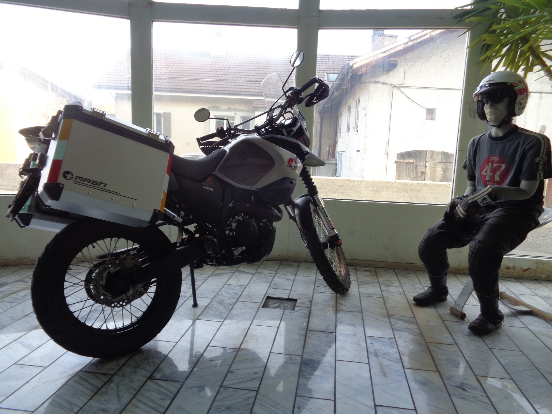 MASH Adventure 400-image-3