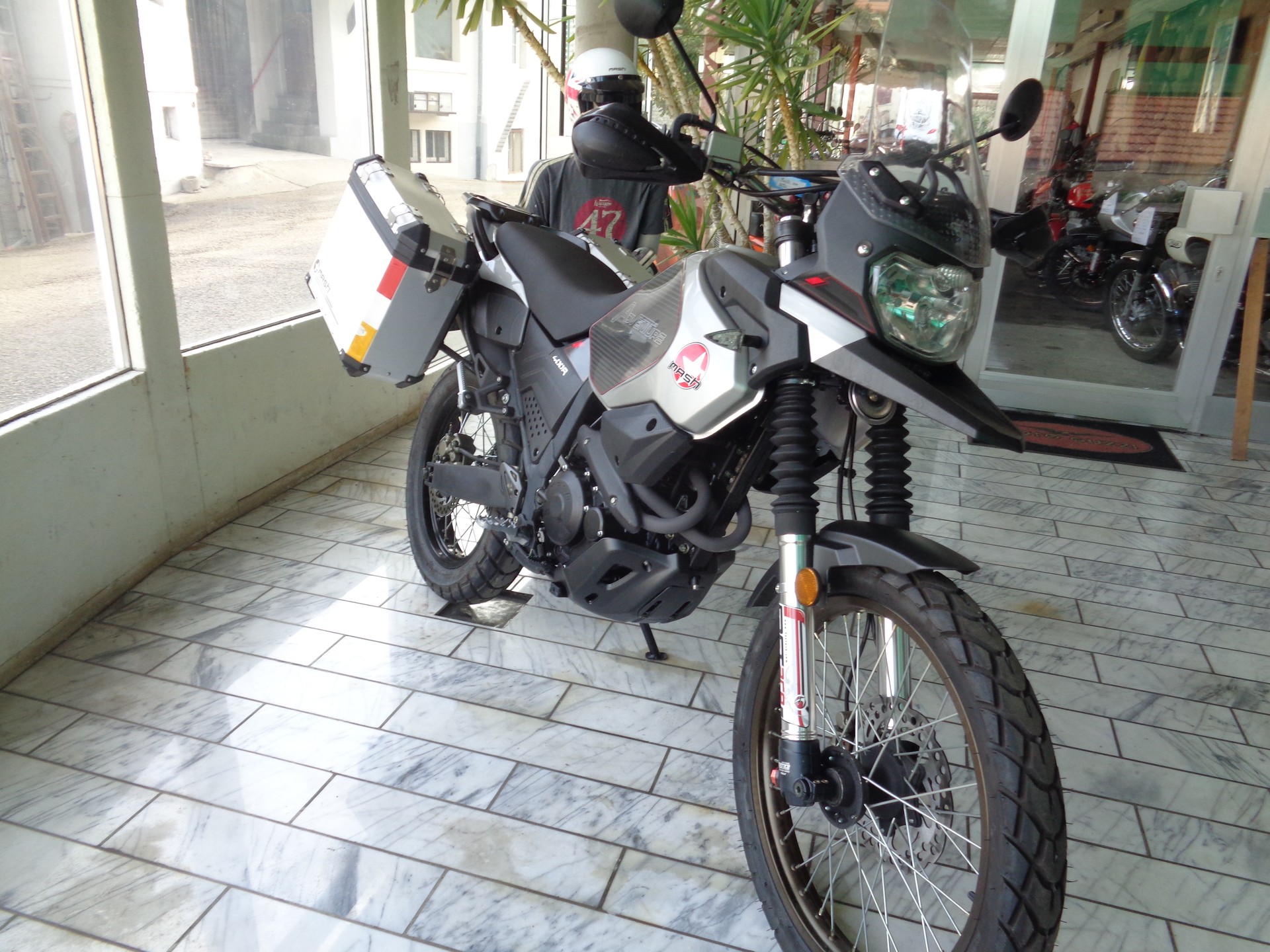 MASH Adventure 400-image-0
