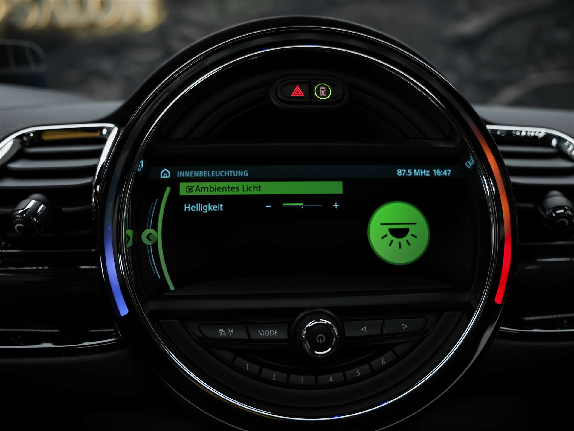 MINI Clubman Cooper S ALL4 Steptronic *CH Fahrzeug*Head Up*Panorama*-image-29