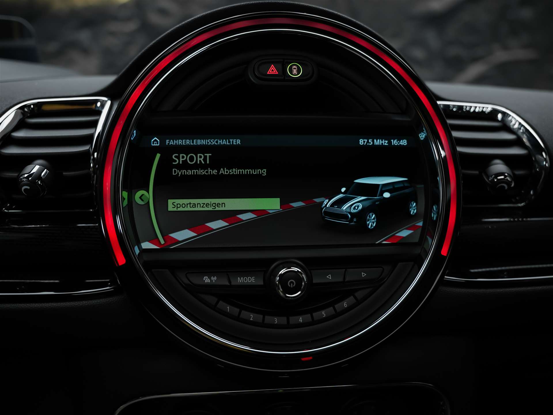 MINI Clubman Cooper S ALL4 Steptronic *CH Fahrzeug*Head Up*Panorama*-image-32