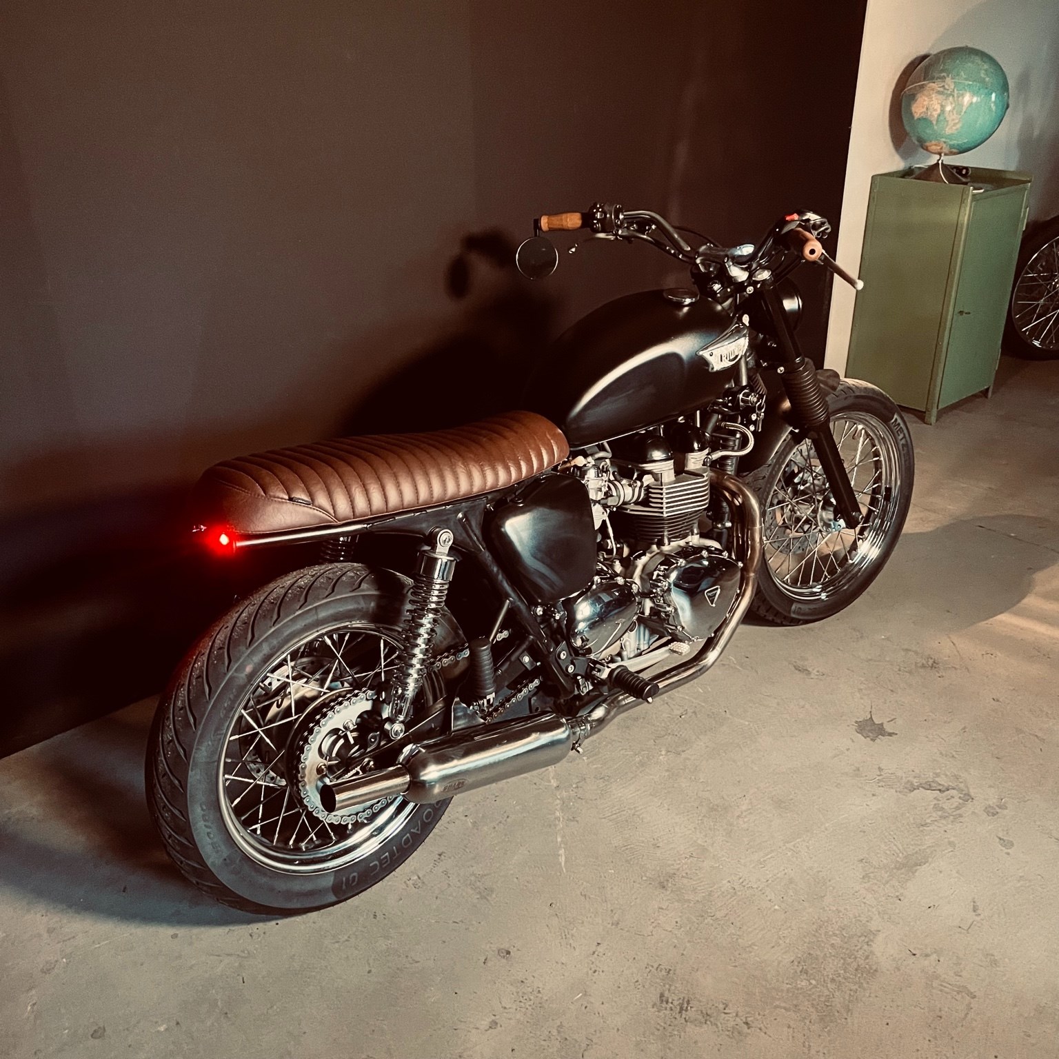 TRIUMPH Bonneville 900 T100-image-5