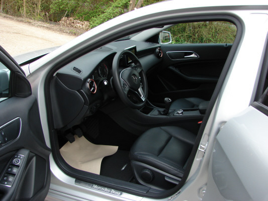 MERCEDES-BENZ A 180 CDI-showroom-element-3