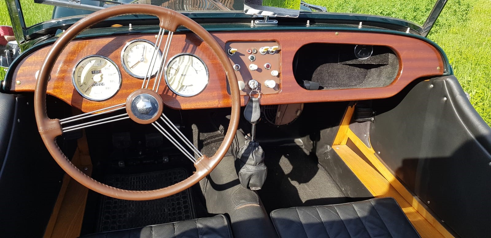 MORGAN 4/4 Serie IV-showroom-element-3