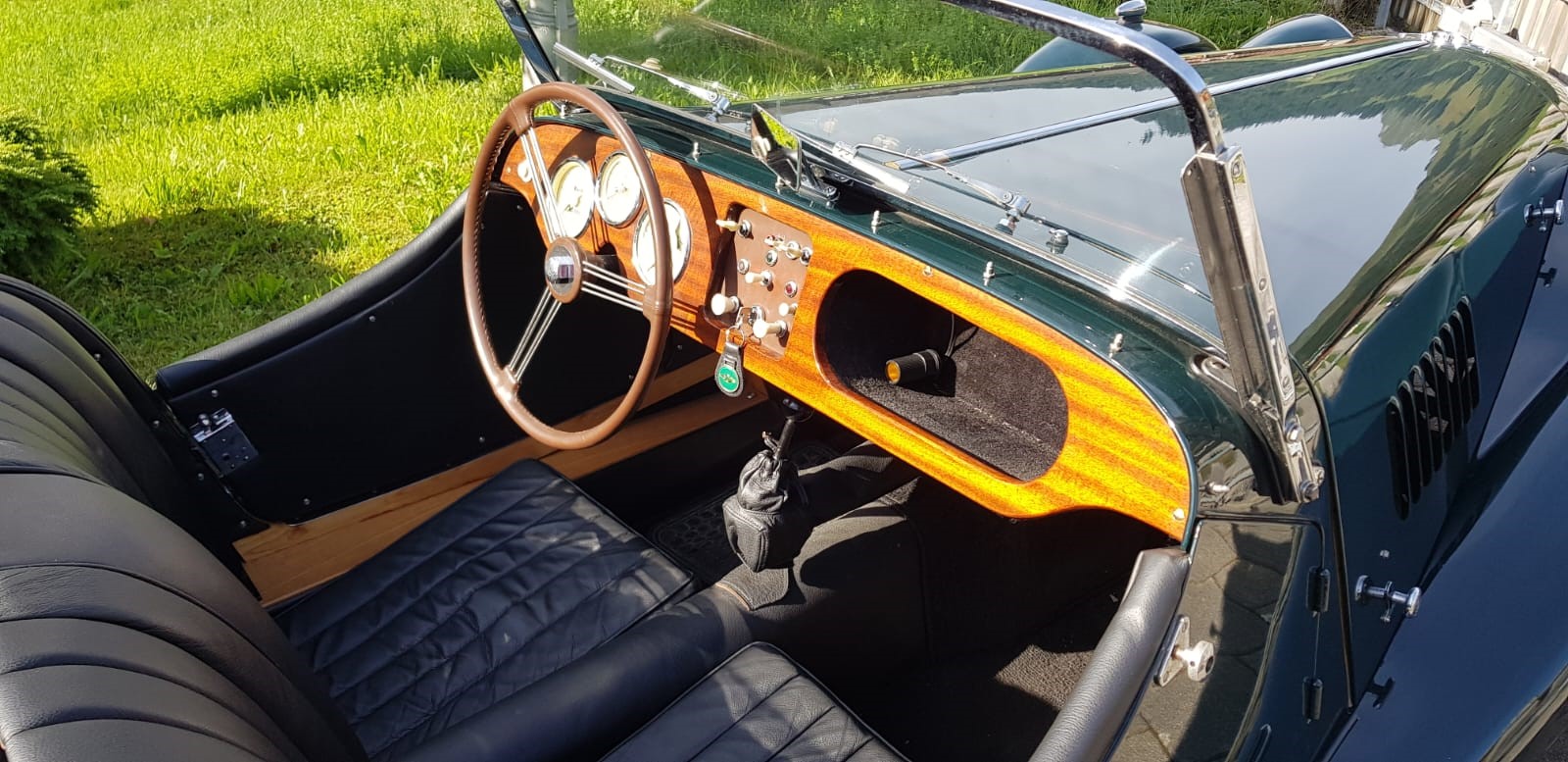 MORGAN 4/4 Serie IV-showroom-element-2