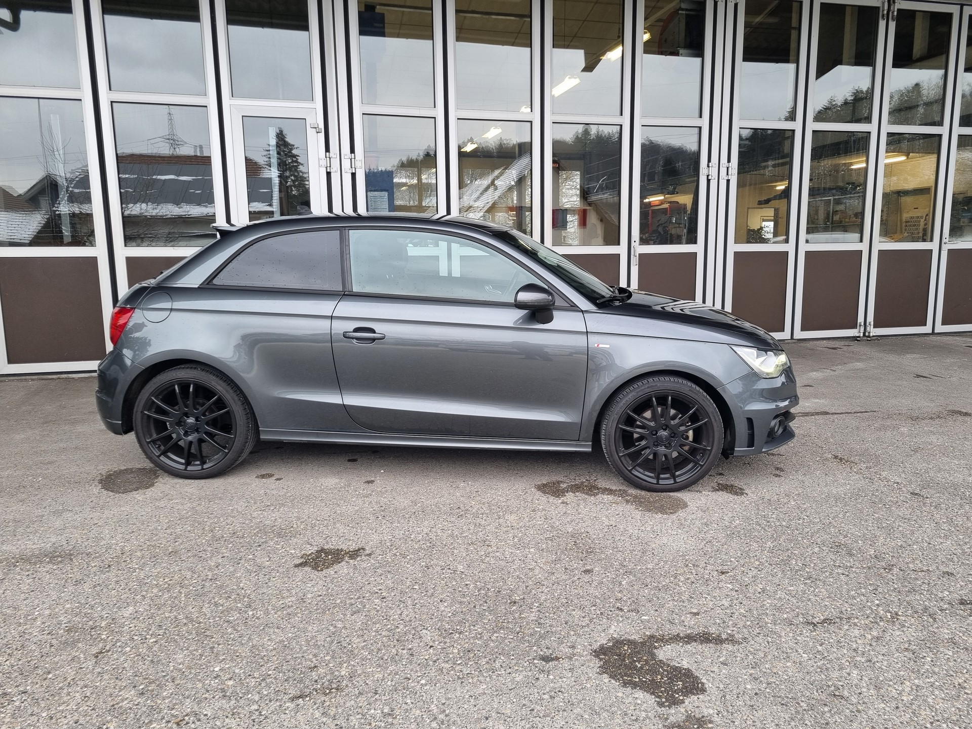 AUDI A1 Sport 1.4 TFSI Ambition S-tronic-image-2