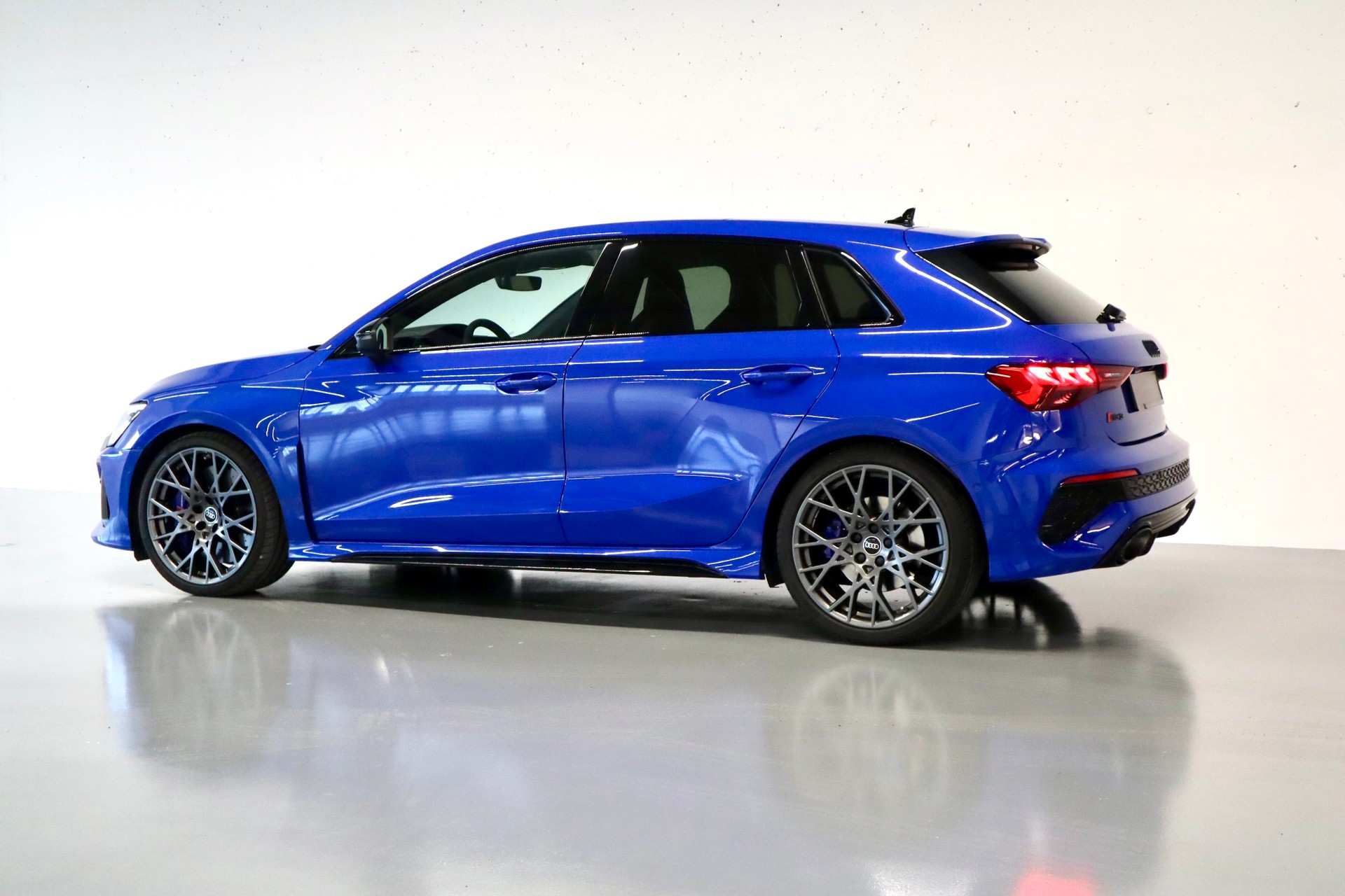 AUDI RS3 Performance Edition | 1 of 300 worldwide | Remus Exhaust-showroom-element-2