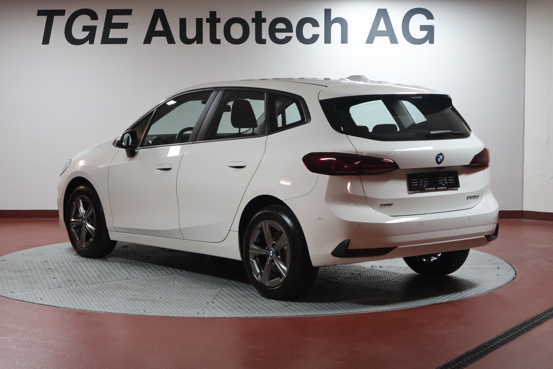 BMW 223d Active Tourer xDrive DKG-image-17