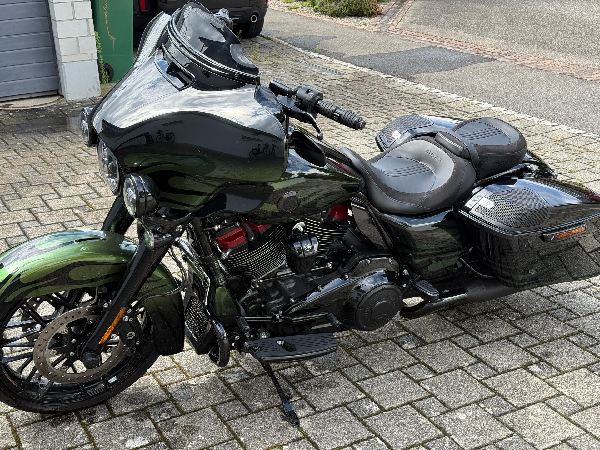 HARLEY-DAVIDSON FLHXSE Street Glide CVO 117-image-11