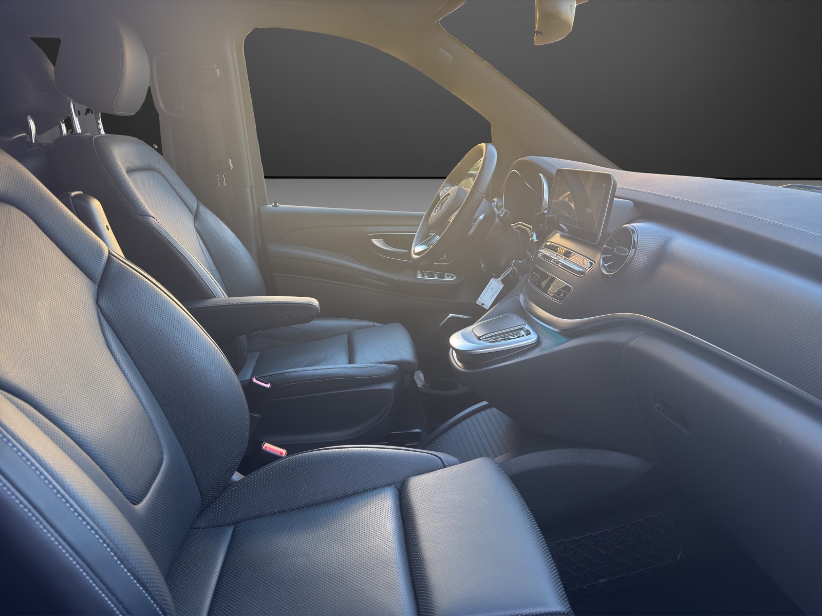 MERCEDES-BENZ V 300 d lang Swiss Edition 4Matic 9G-Tronic-image-10