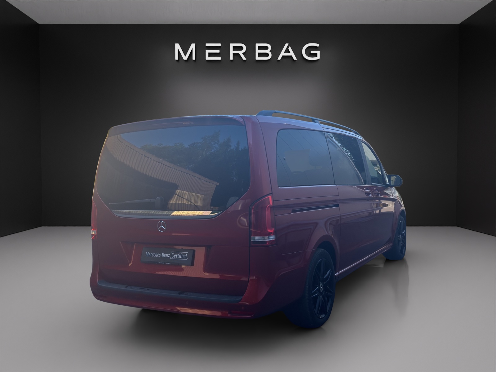 MERCEDES-BENZ V 300 d lang Swiss Edition 4Matic 9G-Tronic-image-5