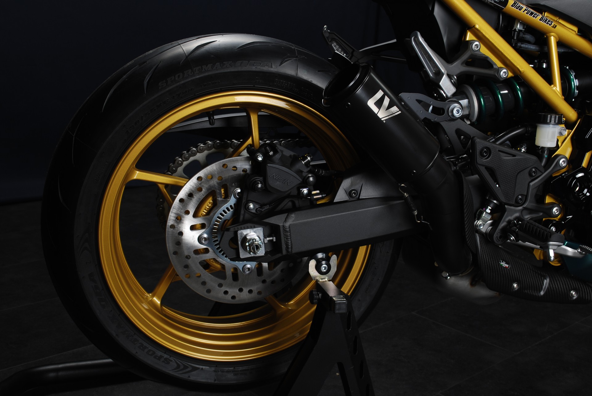 KAWASAKI Z 900 (70kW) MY26 - Sonderumbau-showroom-element-1