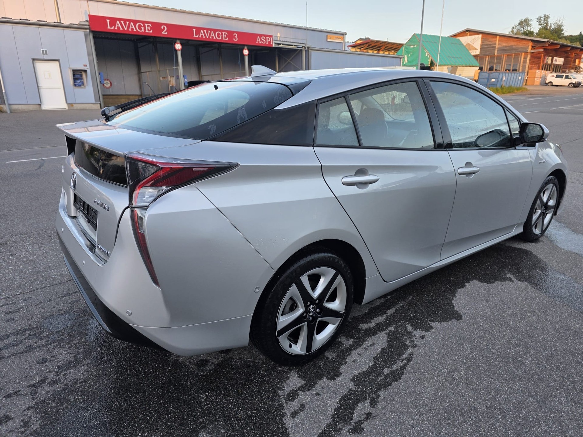 TOYOTA Prius 1.8 VVT-i HSD Sol Premium-image-3
