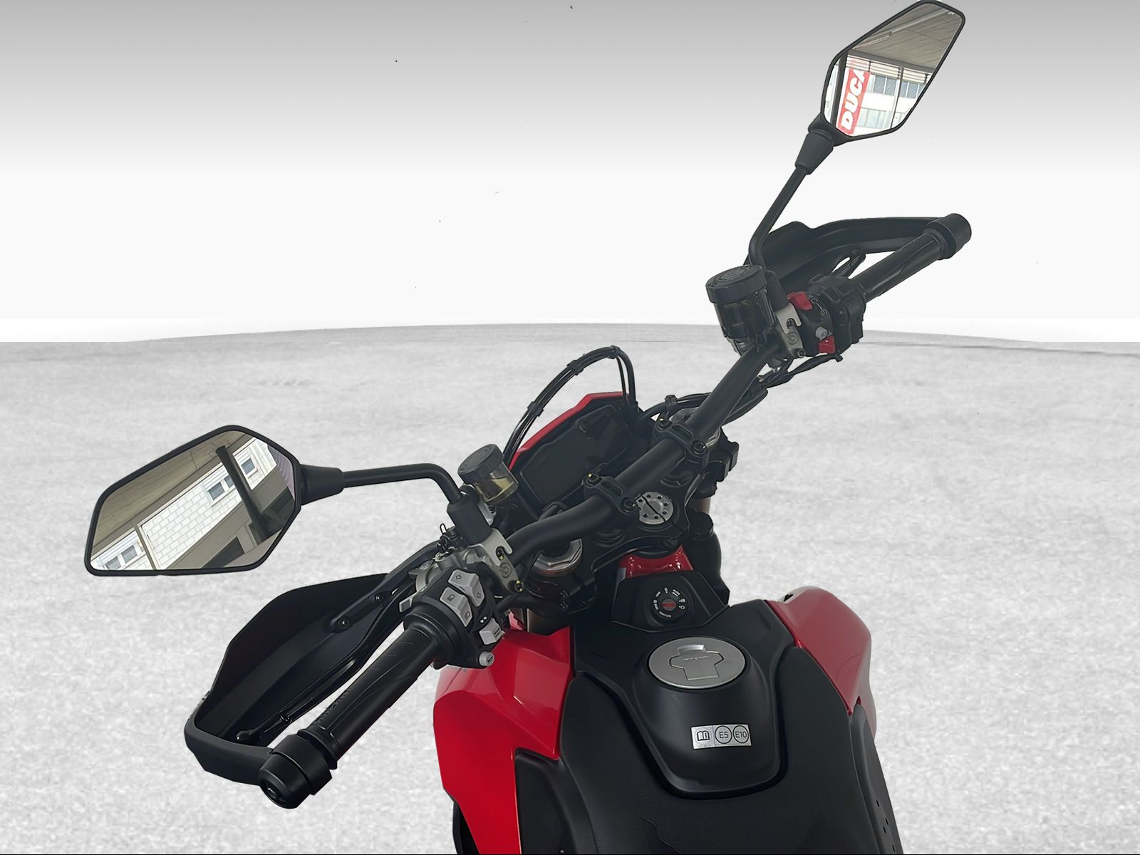 DUCATI 698 Hypermotard Mono ABS-image-5