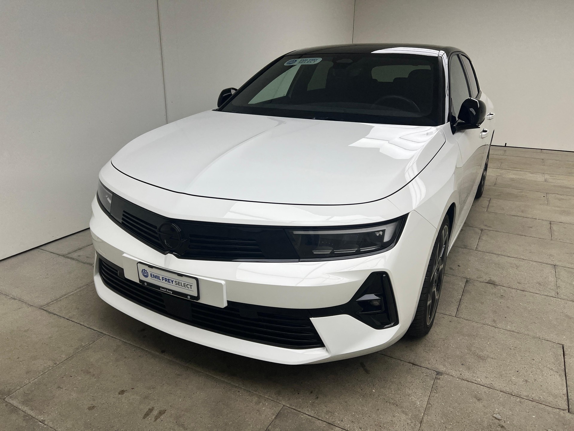 OPEL Astra 1.6 T PHEV 180 Swiss Plus / ab 3,99% Leasing bei Abschluss einer Protect Autoversicherung