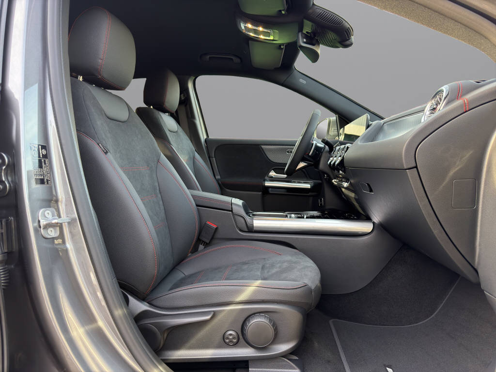 MERCEDES-BENZ EQA 300 Excellence AMG Line 4matic-image-11