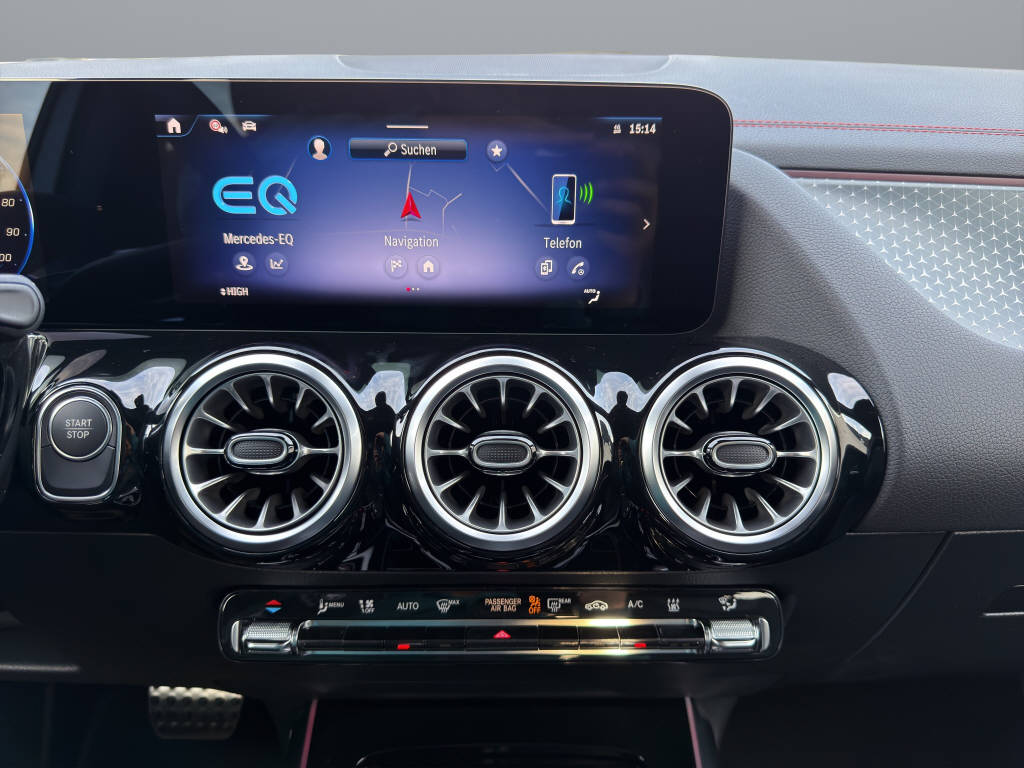 MERCEDES-BENZ EQA 300 Excellence AMG Line 4matic-image-9