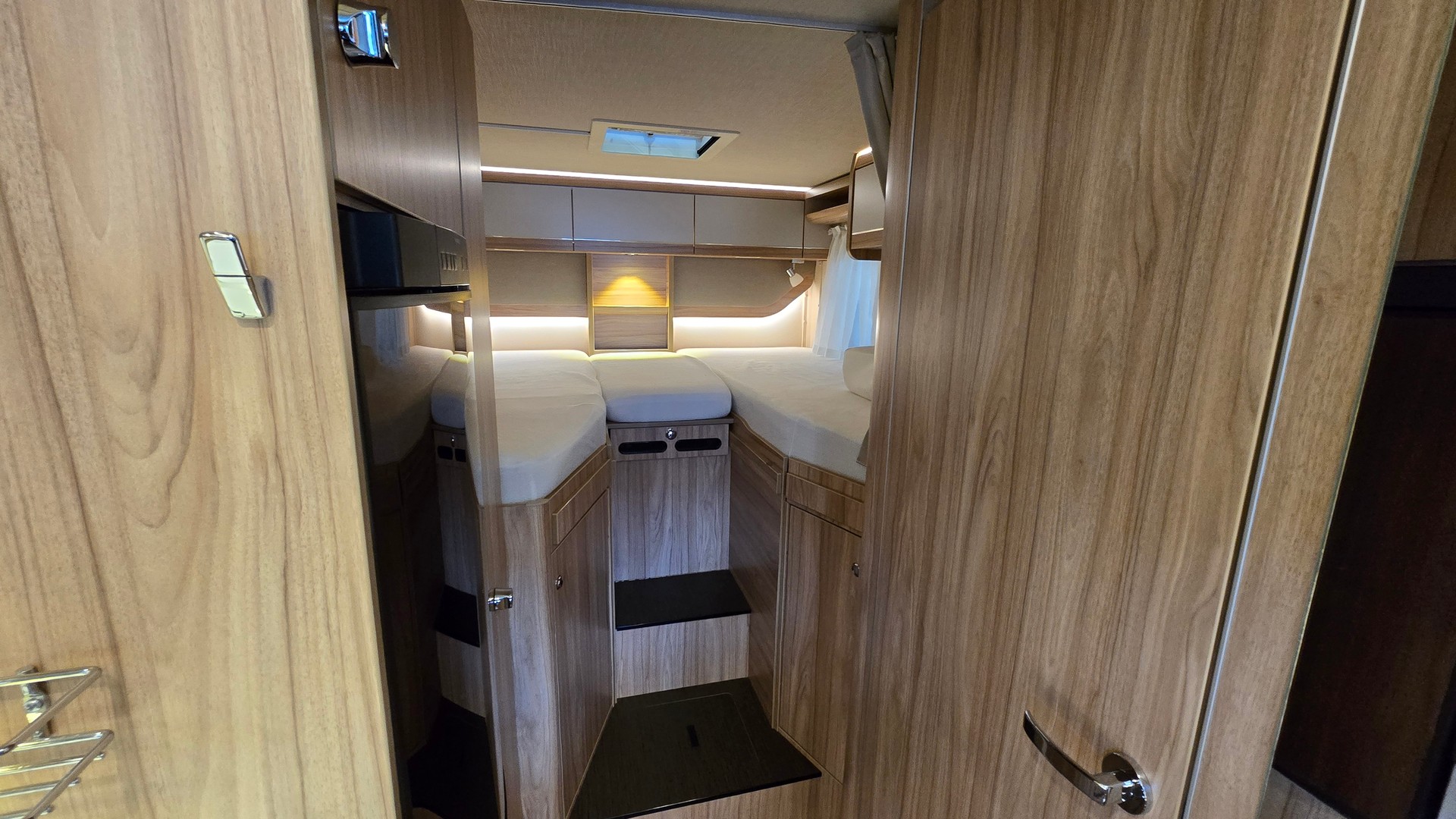 HYMER Exsis- I 588, Fiat Ducato 2.3MJT 150PS-image-12
