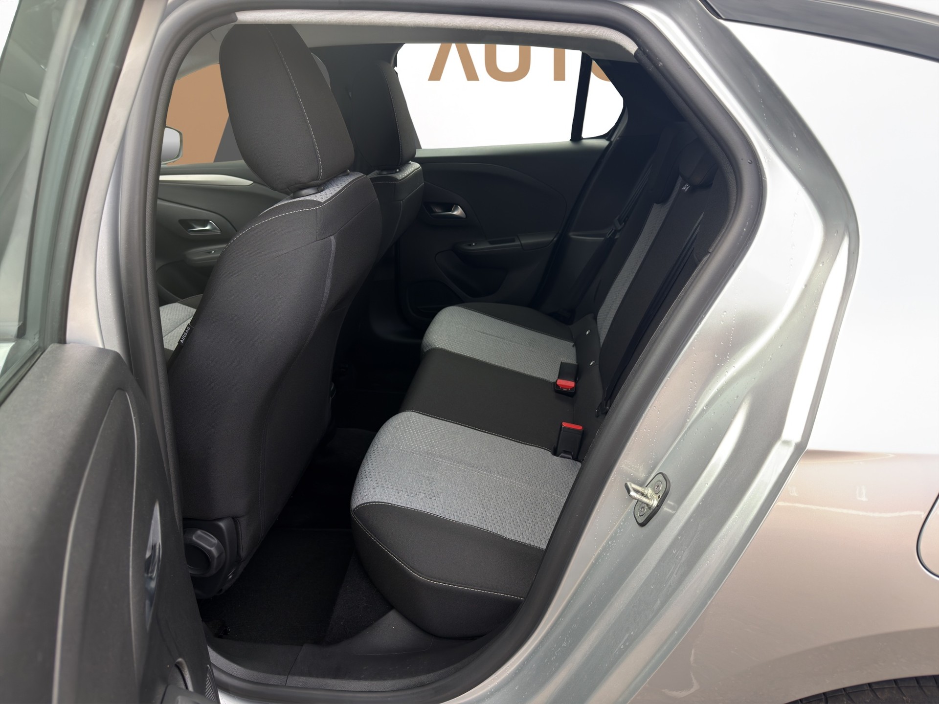 OPEL Corsa 1.2 T Edition Automat-image-12