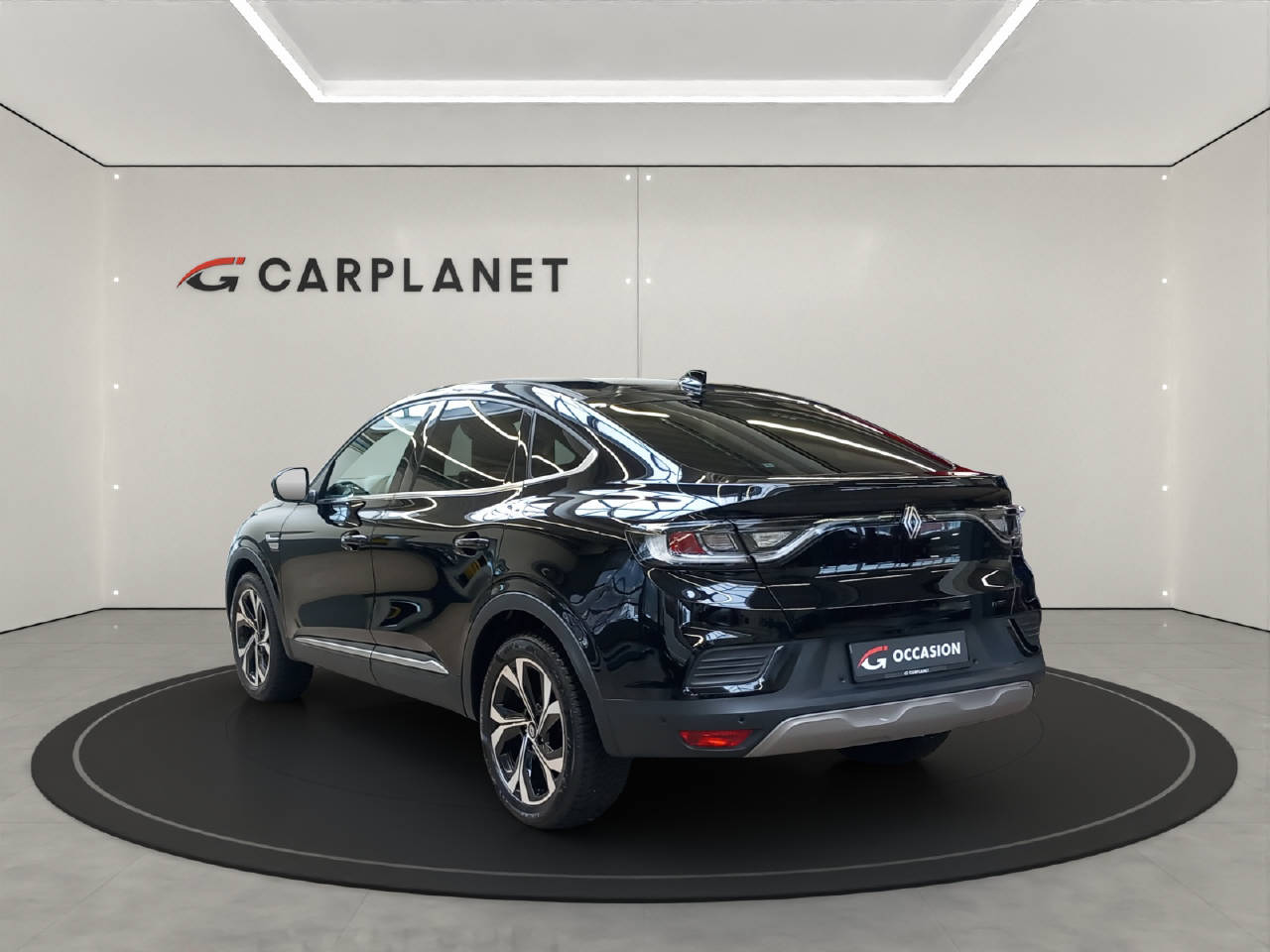 RENAULT Arkana 1.6 E-Tech techno-showroom-element-2