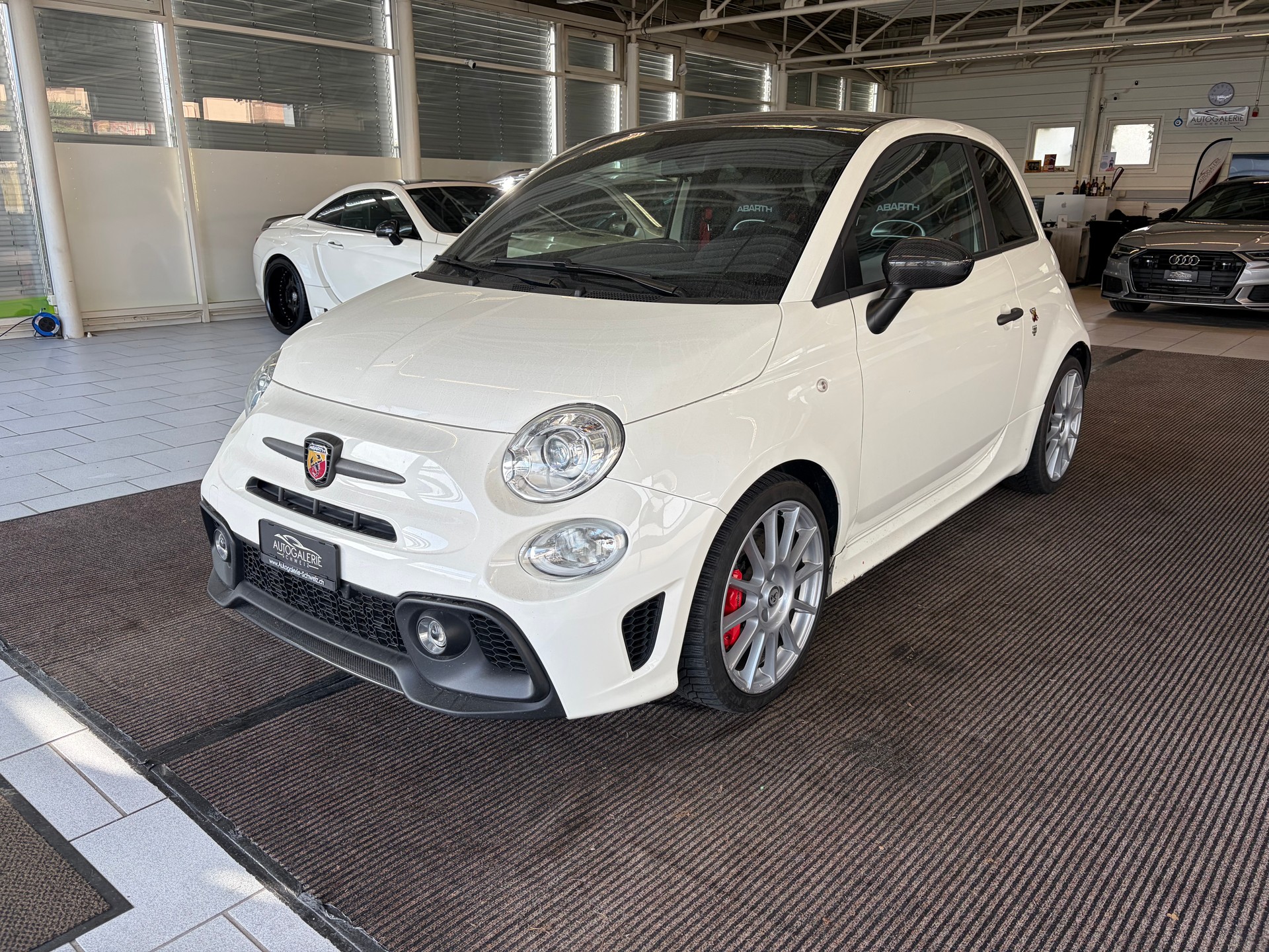 FIAT 595 1.4 16V Turbo Abarth Competizione | CH | Carbon | Bi-Xenon | Navigation Touch |-image-8