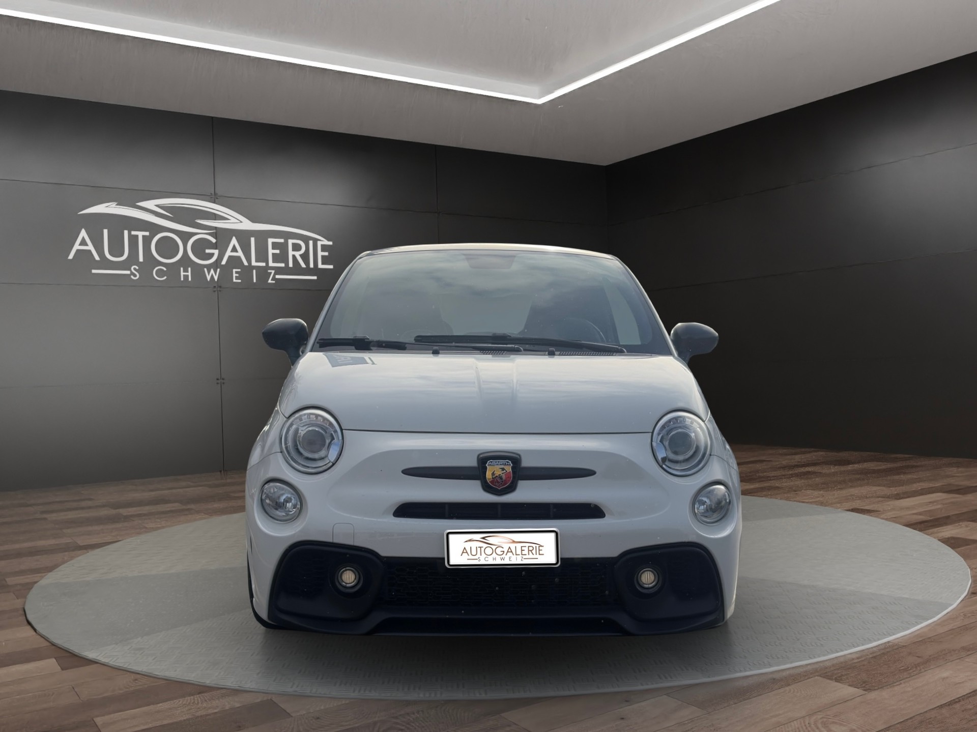 FIAT 595 1.4 16V Turbo Abarth Competizione | CH | Carbon | Bi-Xenon | Navigation Touch |-image-6