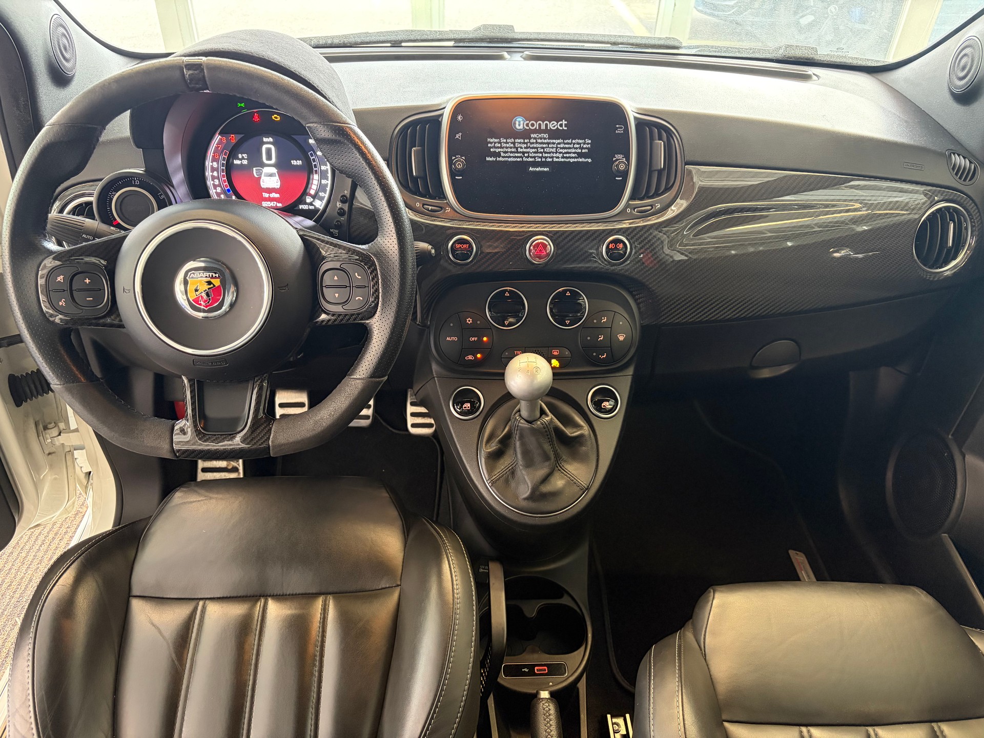 FIAT 595 1.4 16V Turbo Abarth Competizione | CH | Carbon | Bi-Xenon | Navigation Touch |-image-12